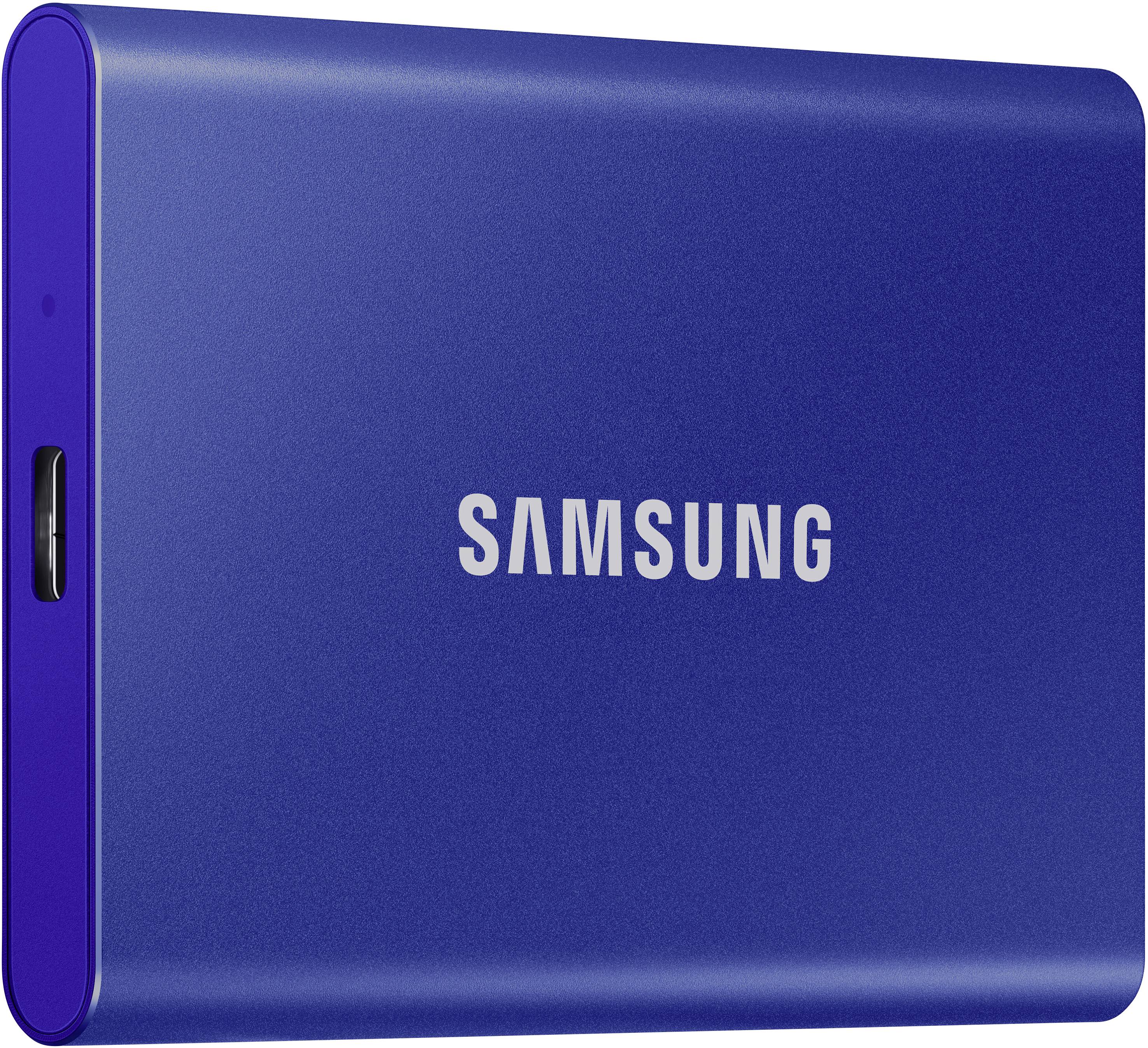 Disque dur externe Samsung en bleu, taille compacte avec port USB sur le côté.
