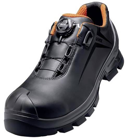 Chaussure de sécurité noire avec doublure intérieure orange et profil robuste. Équipée d'un système de fermeture assurant un maintien sécurisé.