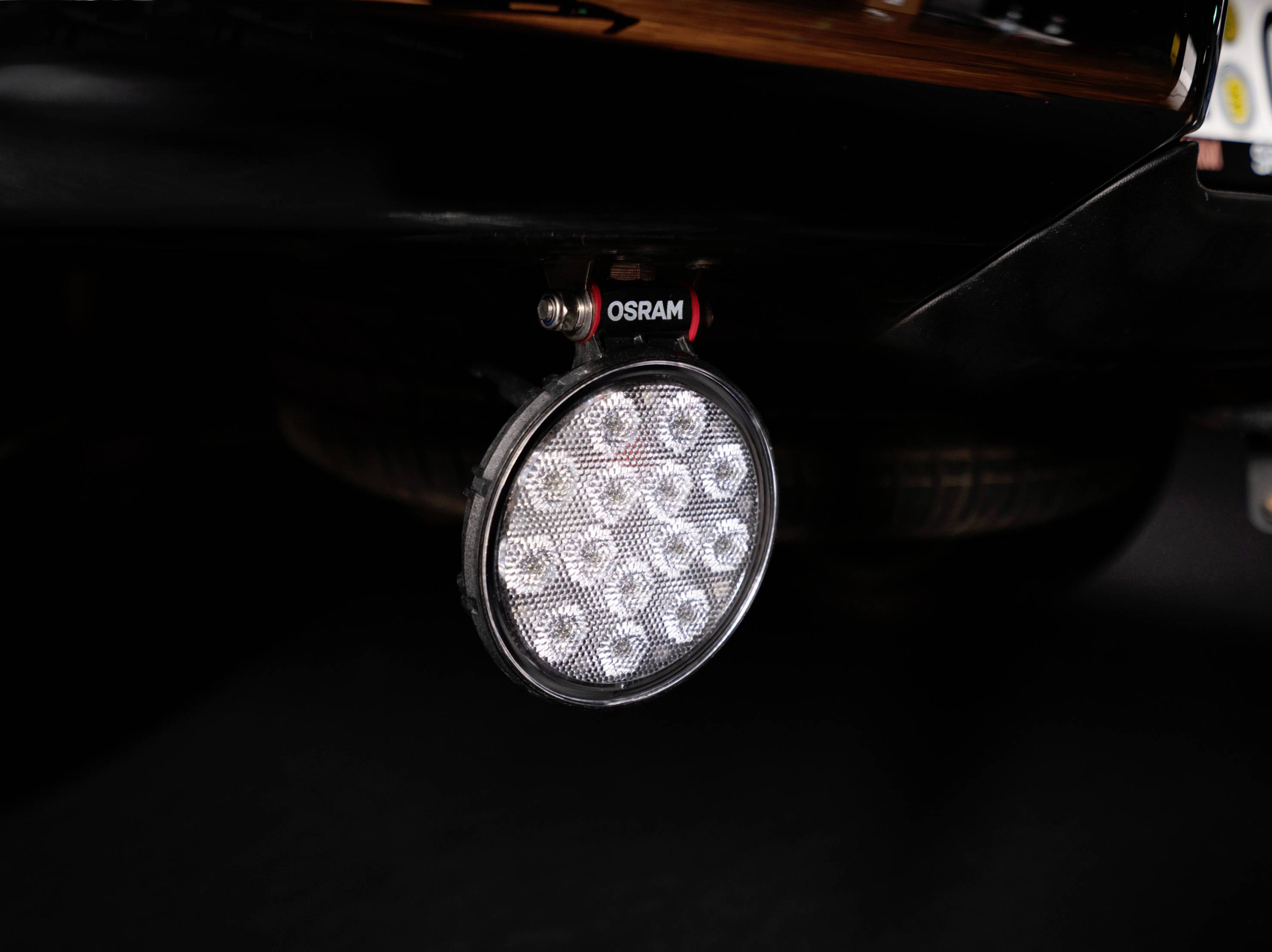 OSRAM Phare de recul 12 V, 24 V LEDriving Reversing VX 120R-WD, runder LED Rückfahrscheinwerfer LEDDL108-WD éclairage à large