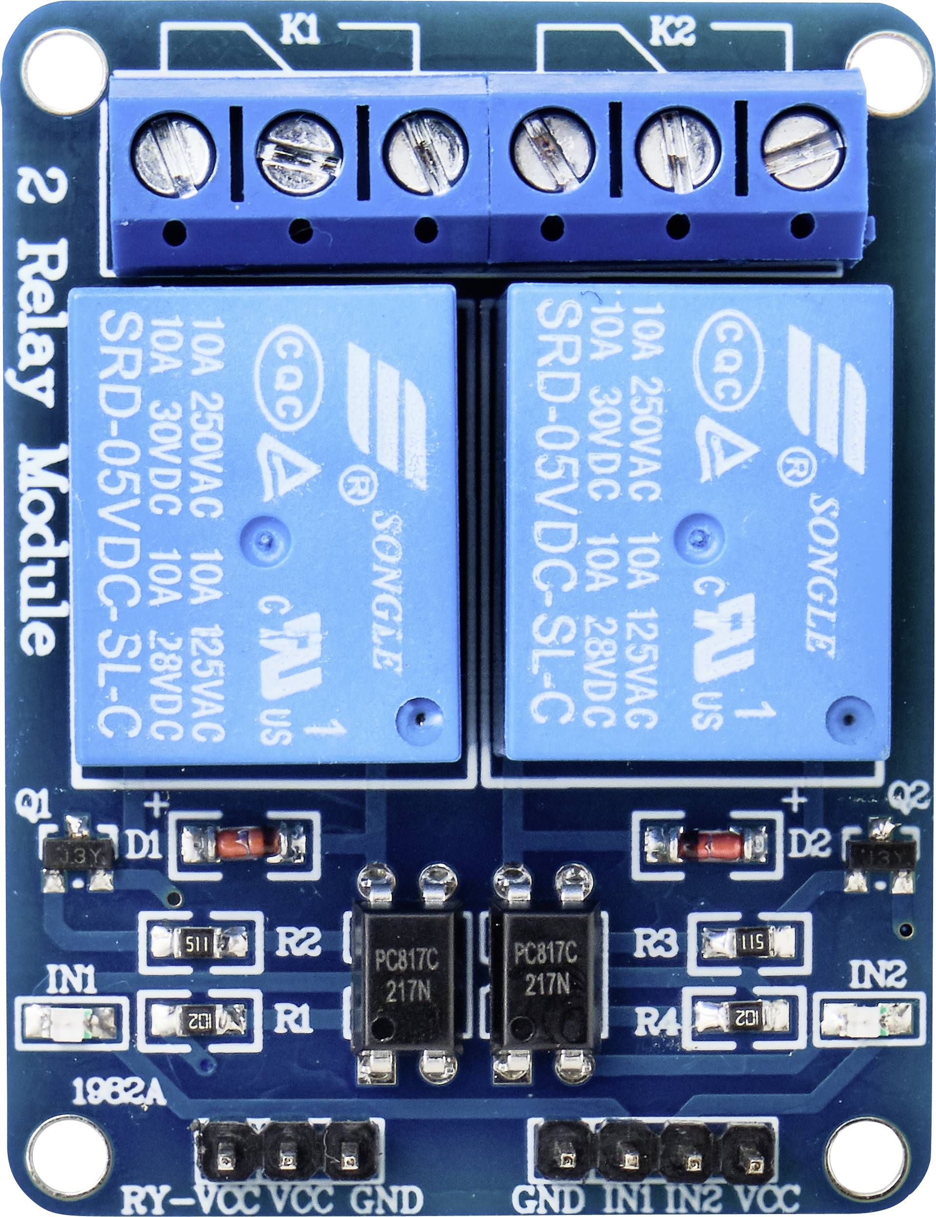 Un module relais à 2 canaux avec des bornes bleues pour les connexions électriques et deux relais bleus pour la commande en 5V DC.
