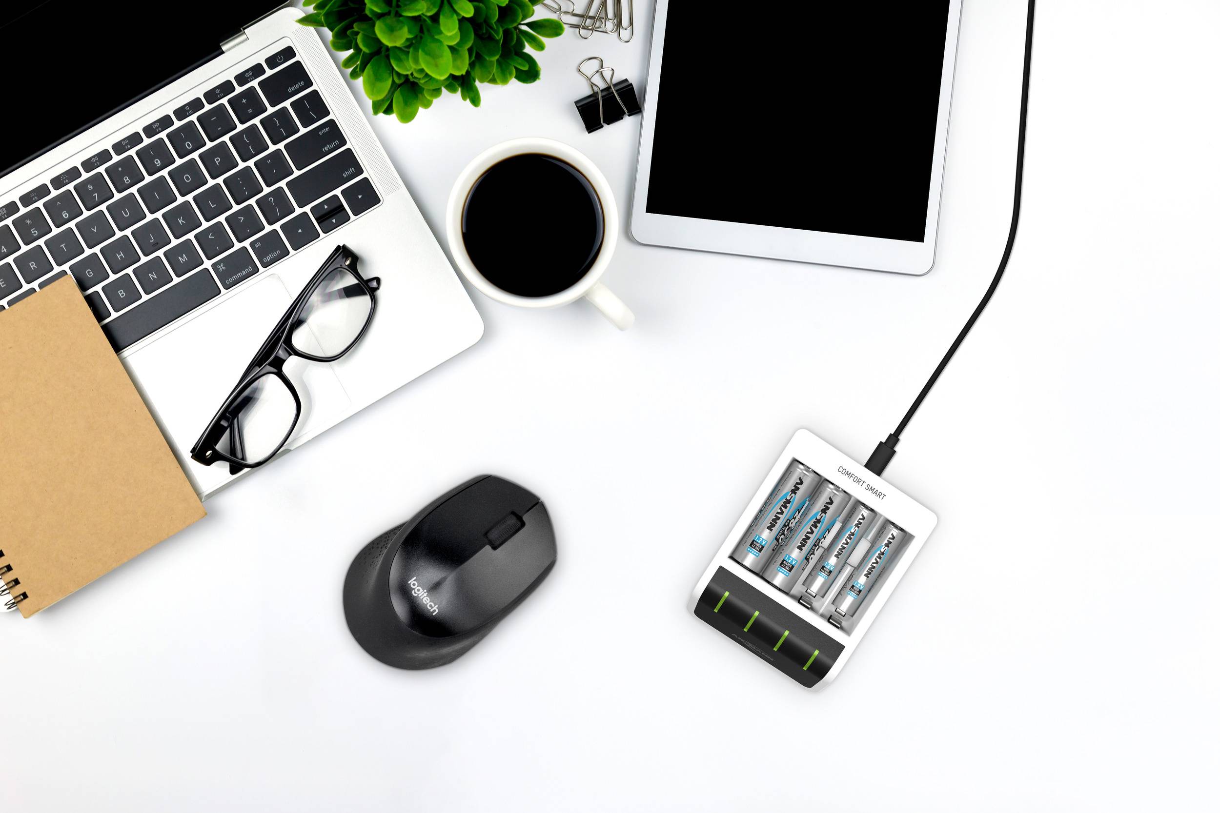 Ansmann Comfort Smart Chargeur de piles rondes NiMH LR03 (AAA), LR6 (AA)