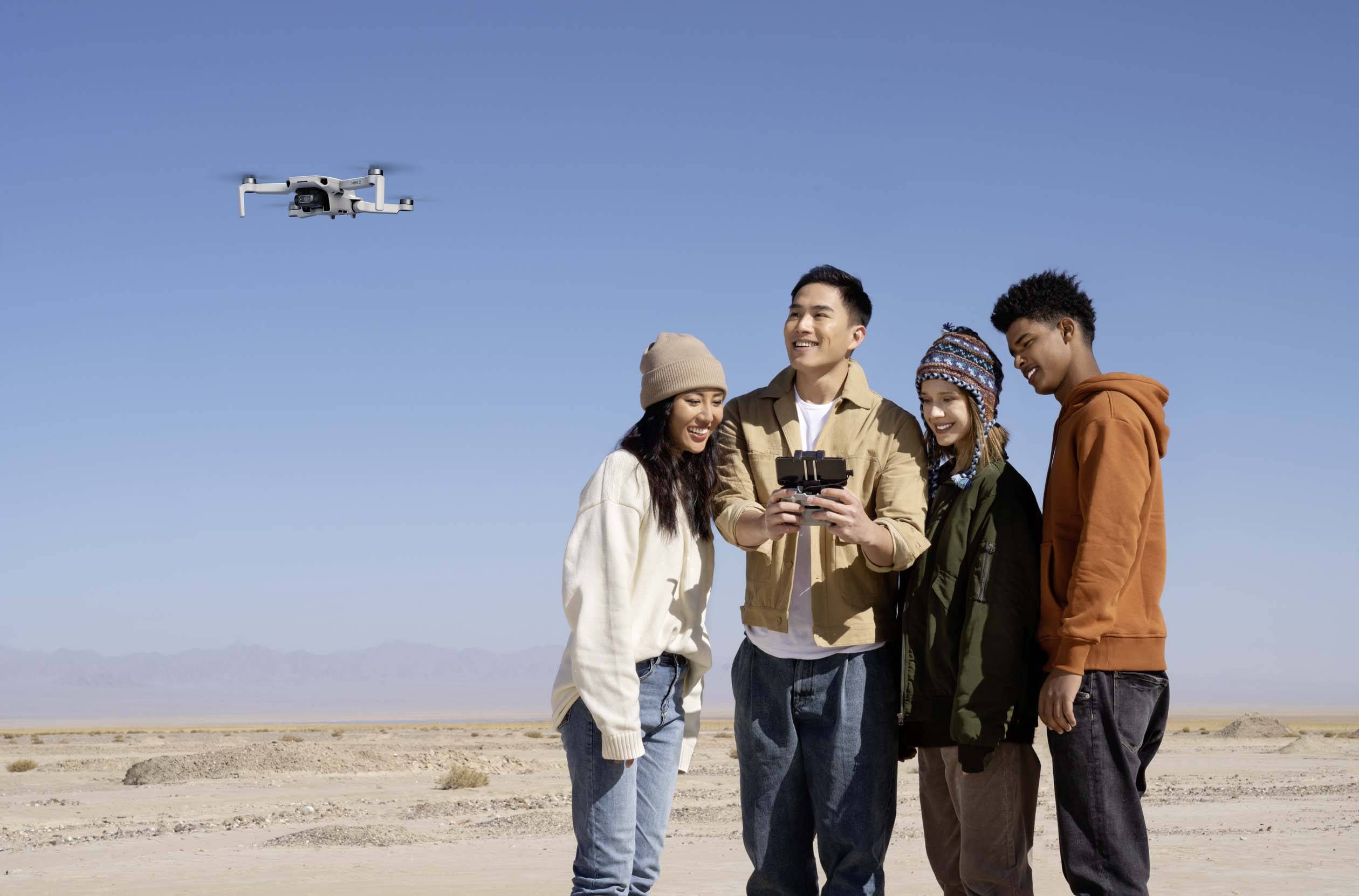 DJI Mini2 Fly More Combo Drone quadricoptère prêt à voler (RtF) fonction GPS, prises de vue aériennes blanc