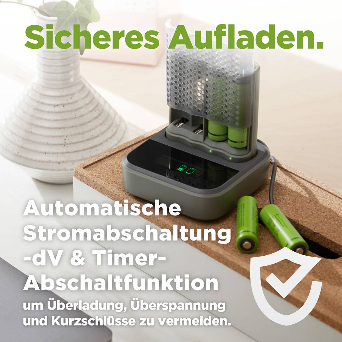 GP GPRCKCHM451D523 Chargeur de piles rondes NiMH LR03 (AAA), LR6 (AA)