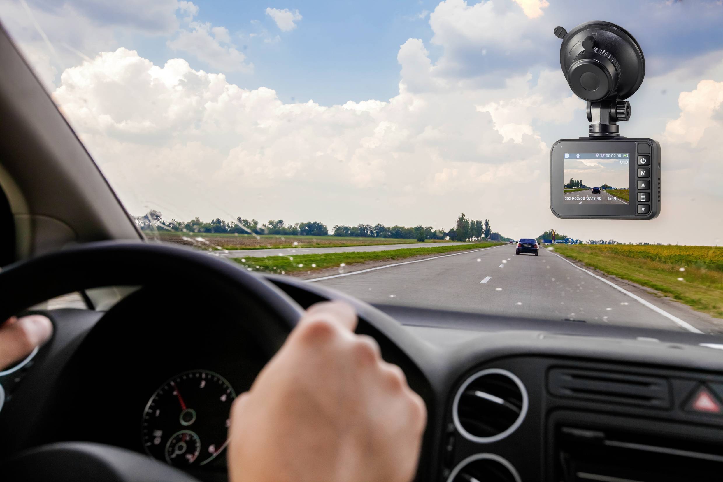 Caméra embarquée + GPS Renkforce RF-DHC-600 Angle de vue horizontal=140 ° Wi-Fi, caméra de recul, Enregistrement de boucle, WDR