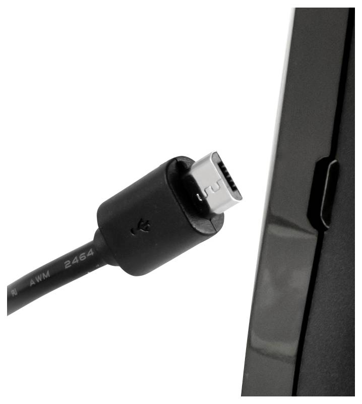 Gros plan d'un câble USB avec un connecteur micro-USB à côté d'un port de périphérique, montrant comment le brancher.