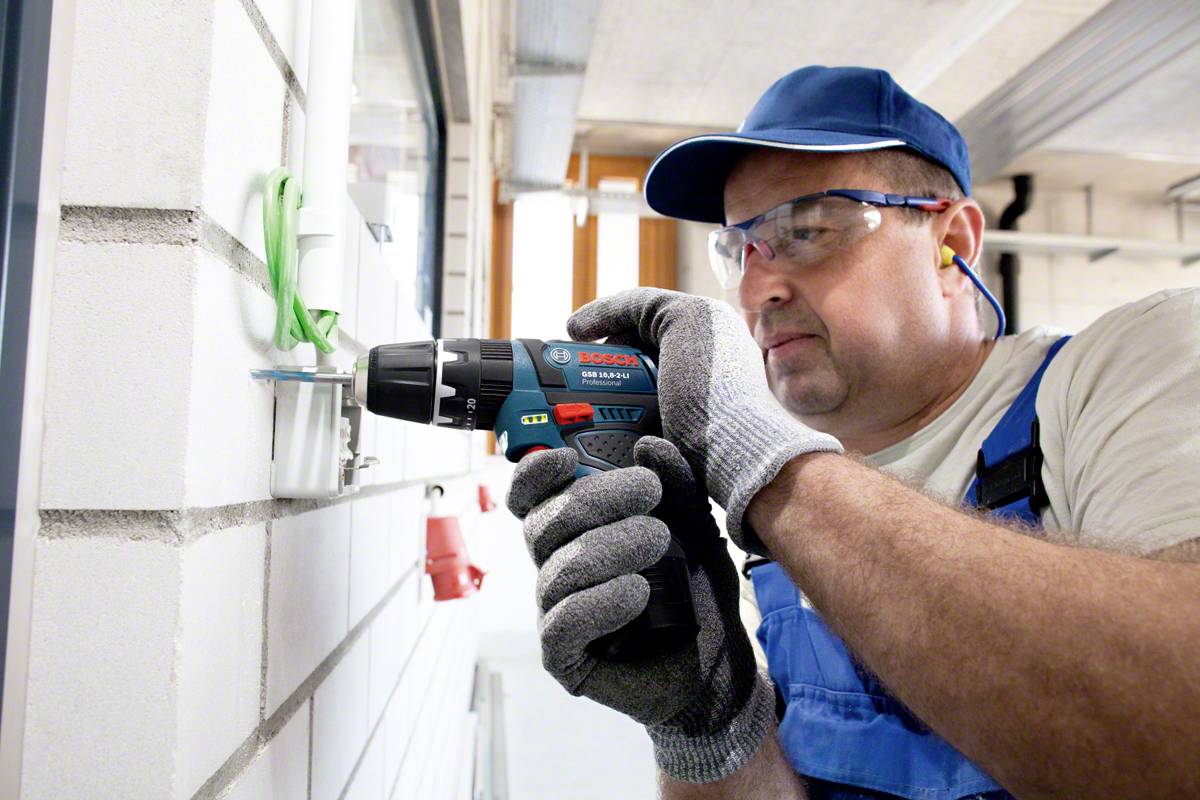 Bosch Professional GSB 12V-15 -Perceuse à percussion sans fil + 2 batteries