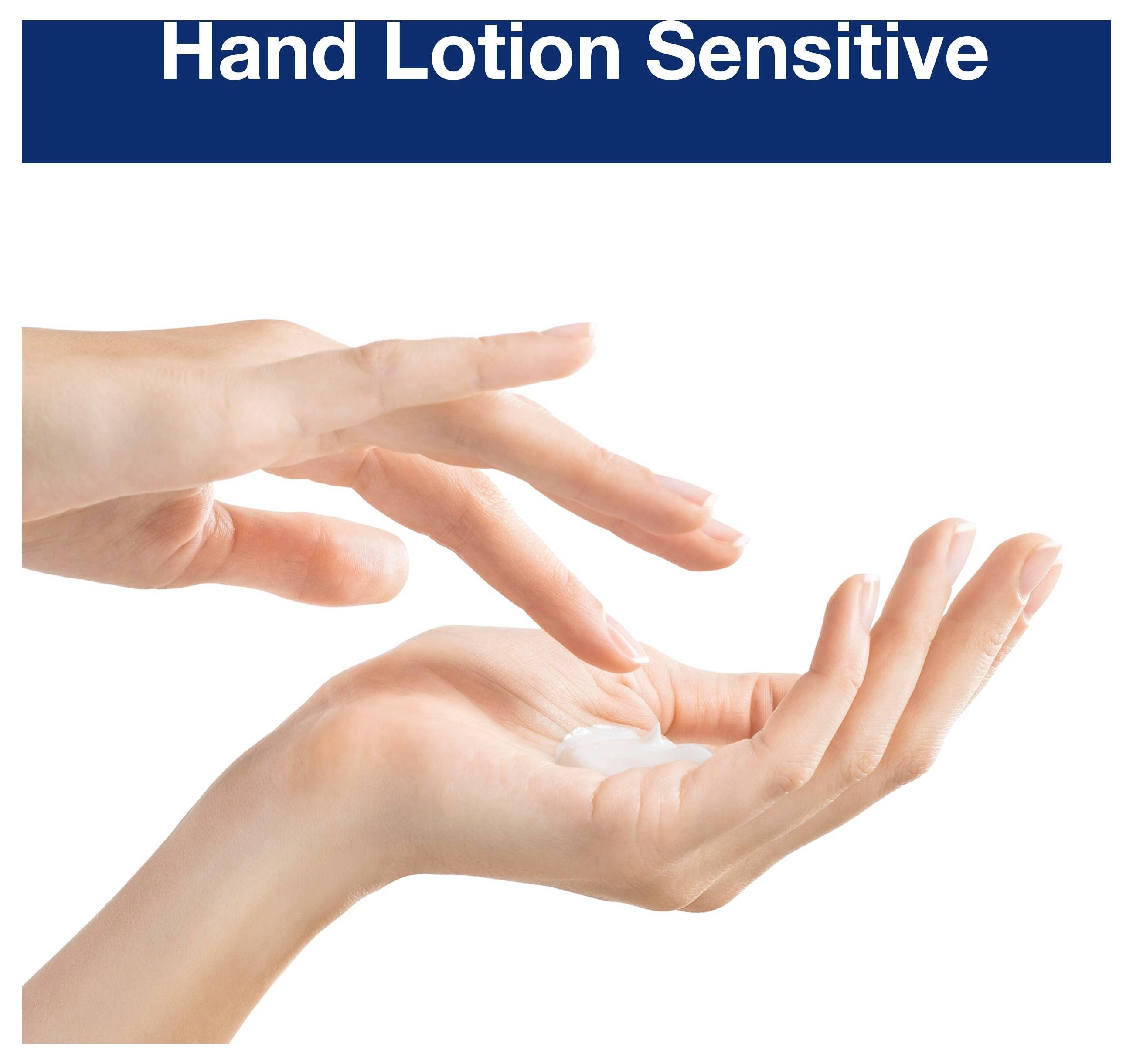 Les mains appliquent une lotion ; le texte « Hand Lotion Sensitive » indique une crème pour les mains adaptée aux peaux sensibles.