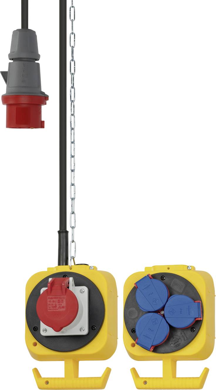 Deux connecteurs de câbles industriels sur des supports jaunes : à gauche se trouve une fiche rouge attachée, à droite un côté de prise triple bleue, avec une chaîne suspendue entre eux.