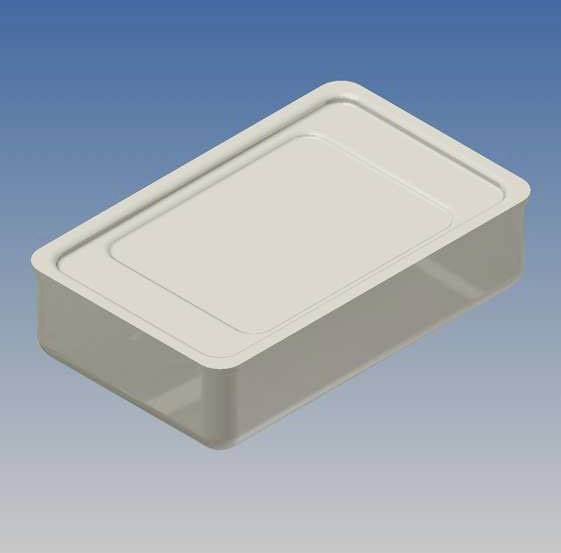 Un récipient en plastique rectangulaire et plat avec un couvercle sur un fond bleu.