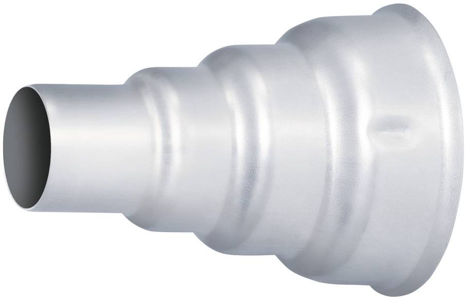 Adaptateur ou réducteur de tuyau en métal argenté avec une extrémité évasée large et une ouverture cylindrique étroite sur un fond blanc