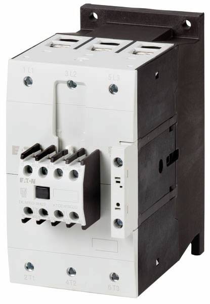 Un contacteur électrique tripolaire dans un boîtier, généralement utilisé pour commuter des charges électriques importantes dans des applications industrielles.