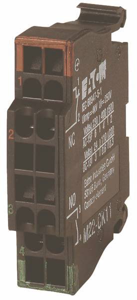 Un interrupteur électrique noir d'Eaton, modèle M22-CK11, avec connexions rouge et verte. Développé pour des applications industrielles.