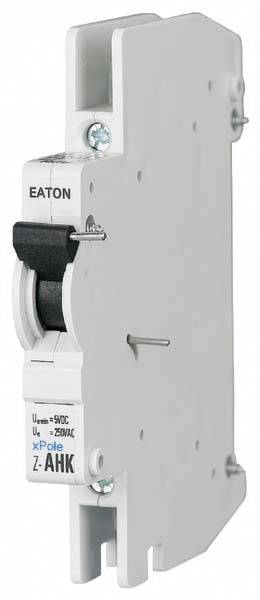 Un disjoncteur blanc Eaton portant la désignation 'Z-AHK', indiquant la tension Uᵐᵃˣ 440V/UCᵉ 250VAC, sur une surface blanche.