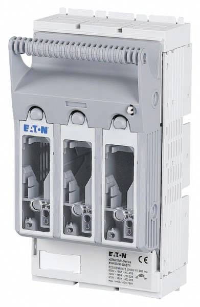 Un disjoncteur tripolaire gris d'Eaton, adapté pour la protection électrique, portant le marquage CE sur sa face avant.