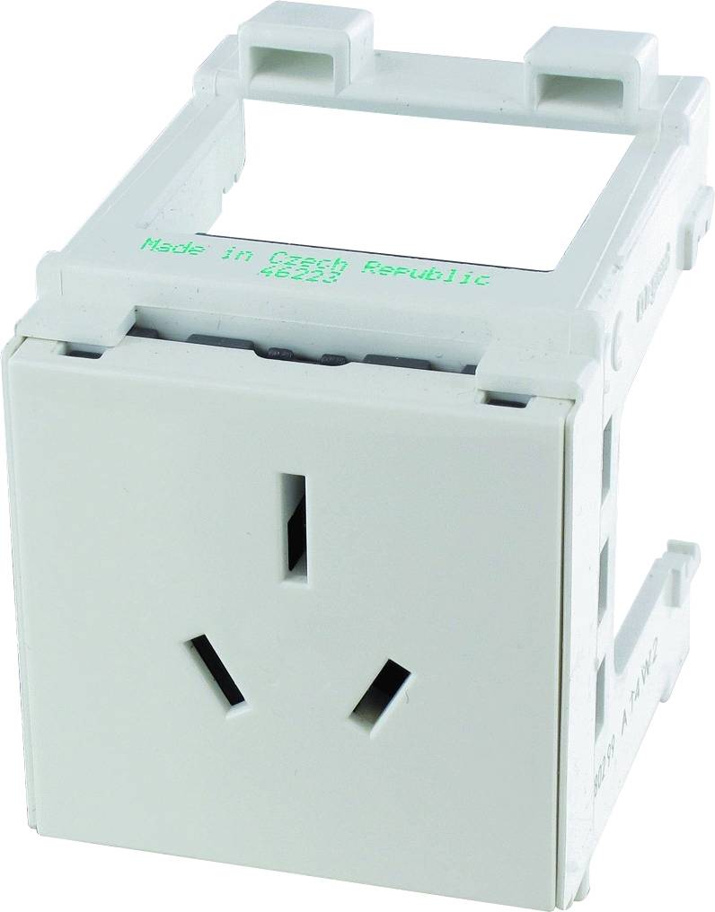 Composant électronique avec prise électrique, fabriqué en République tchèque. Type de prise principalement utilisé en Australie.