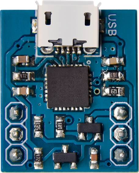 Circuit électronique avec port USB et plusieurs composants.