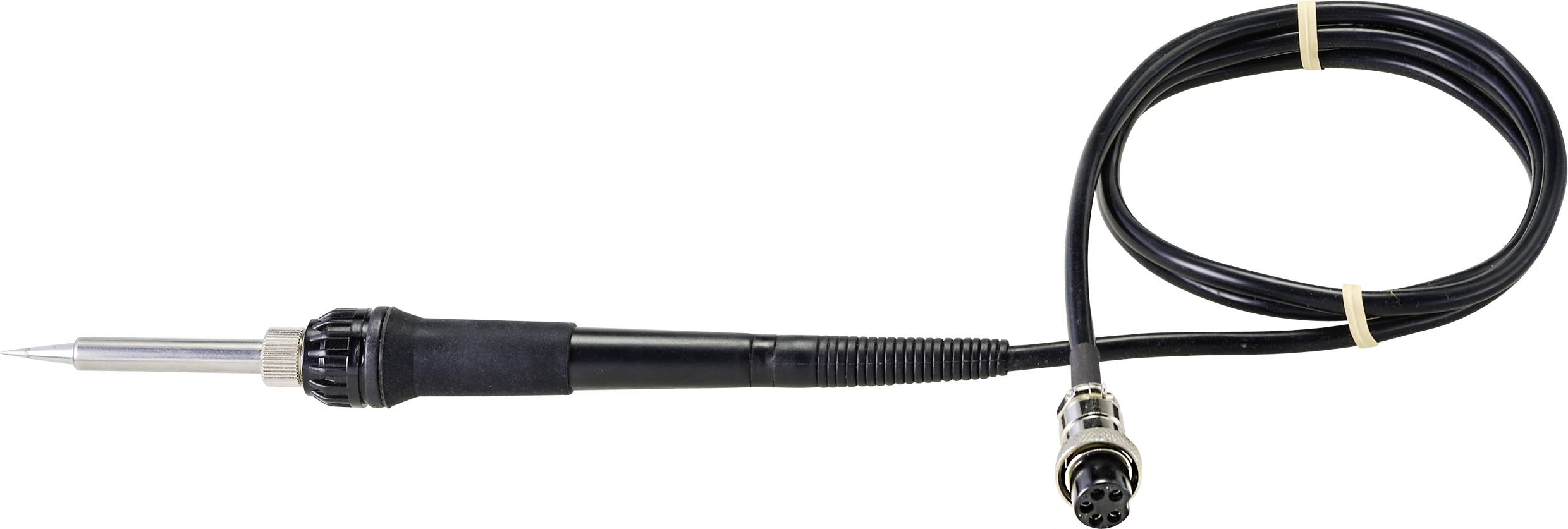 Un fer à souder avec un embout métallique et un câble avec une fiche, utilisé pour souder des composants électroniques.