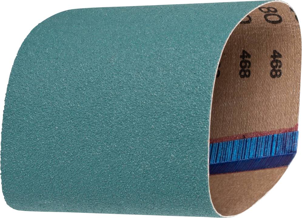 Une bande abrasive verte, souvent utilisée dans les machines à poncer. Elle a une surface rugueuse et convient pour lisser les matériaux.
