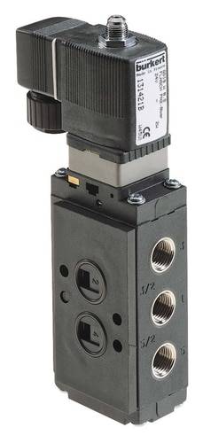 Une vanne électrique de Bürkert avec plusieurs connexions. Elle est utilisée pour contrôler les flux de liquides ou de gaz.