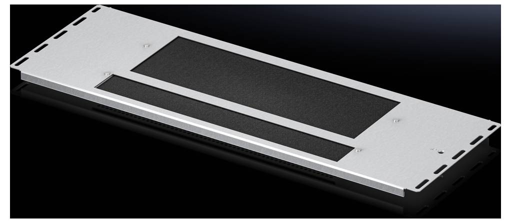 Grille de ventilation de forme oblongue et rectangulaire en métal argenté avec des insertions noires, sur fond noir.