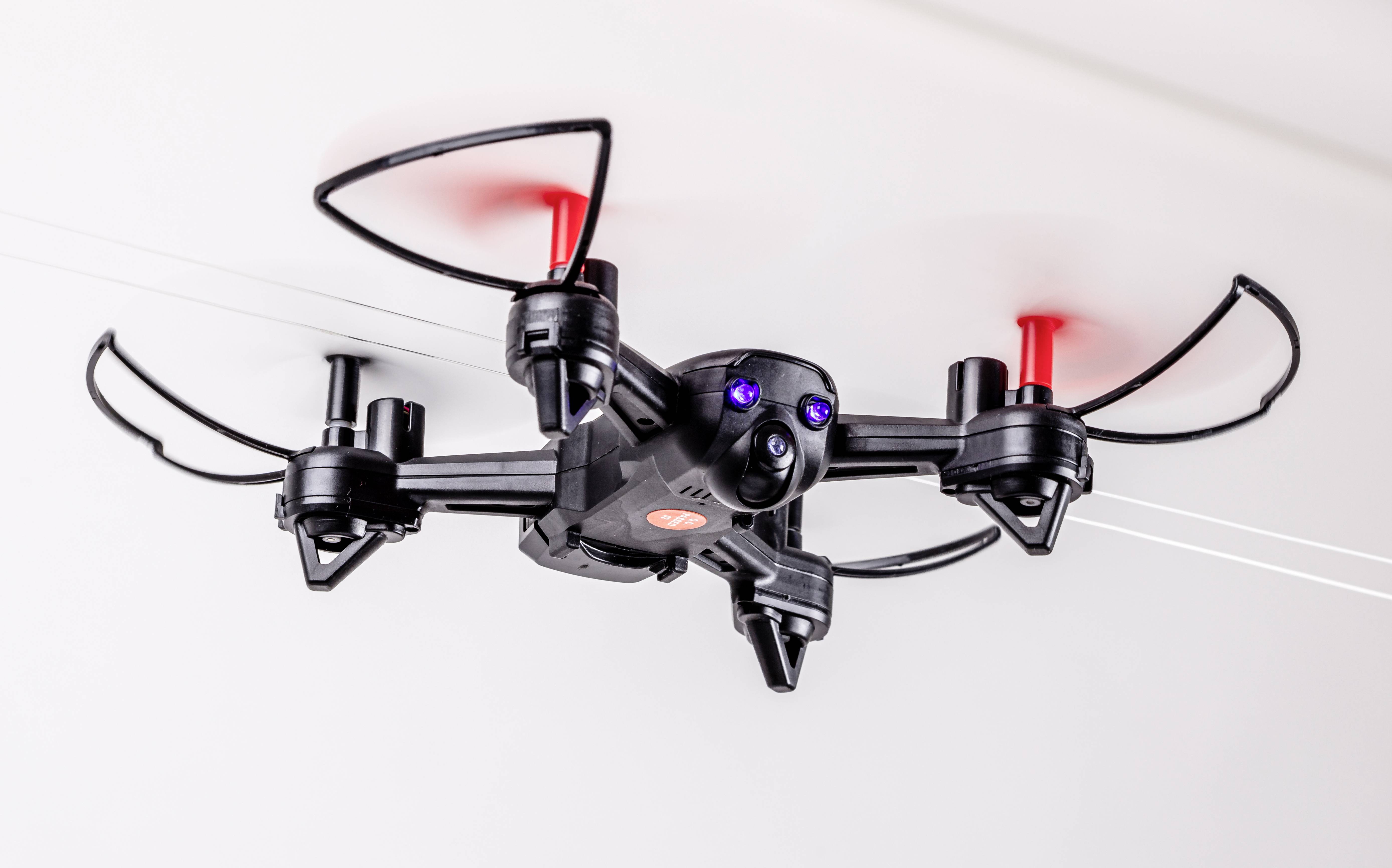 Carson Modellsport X4 Quadcopter Angry Bug 2.0 Drone quadricoptère prêt à voler (RtF) débutant