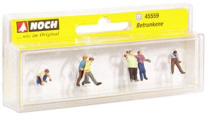 Emballage contenant des figurines miniatures représentant des personnes ivres. Comprend quatre scènes avec deux figurines chacune, dans différentes poses.