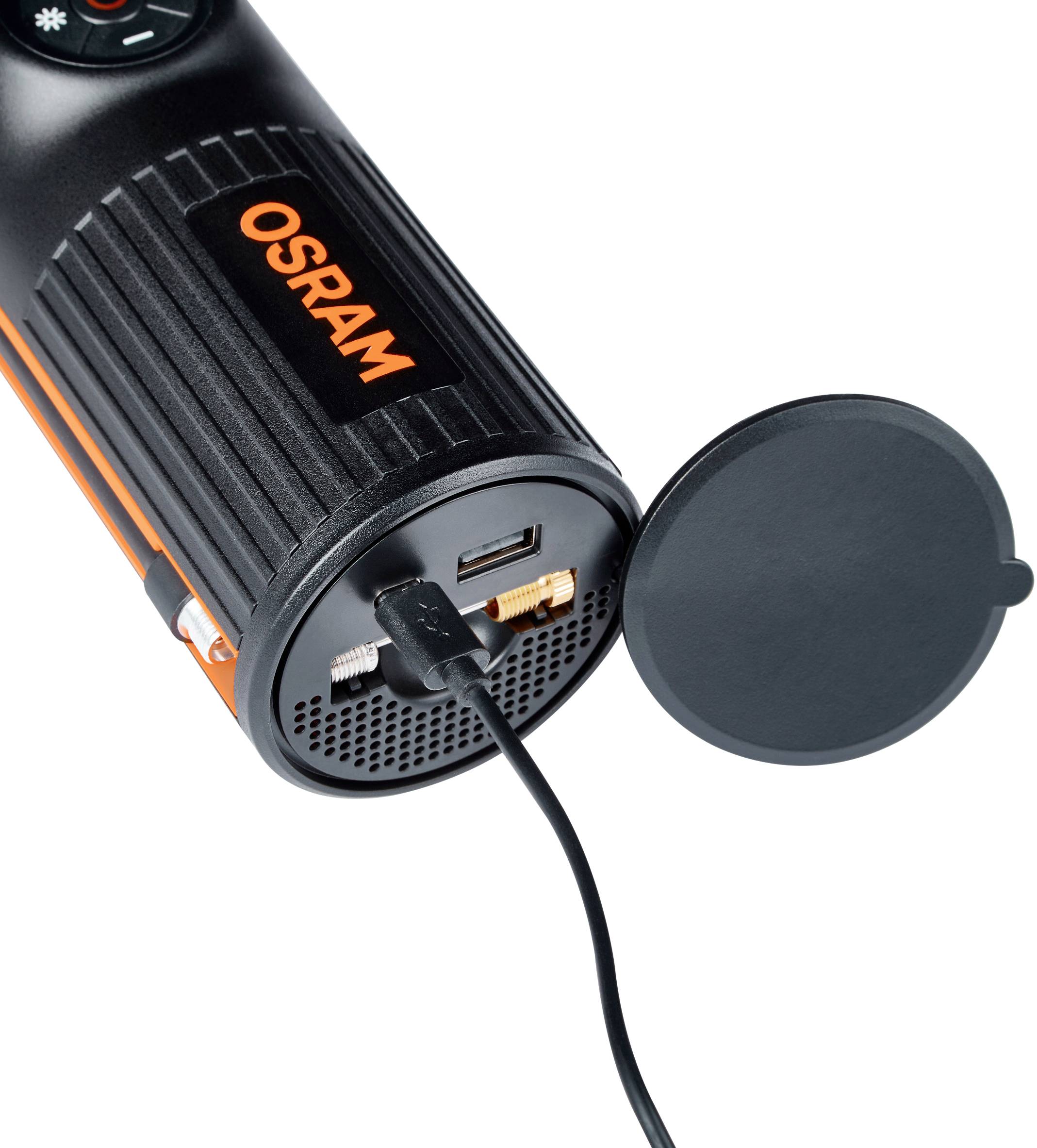 Lampe de poche 'OSRAM' avec capuchon ouvert montrant le port USB et le câble de charge, prête à être rechargée.