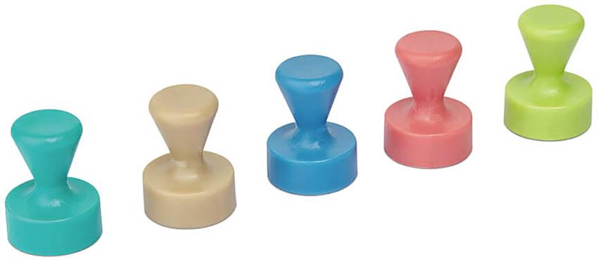 Cinq aimants colorés en forme de jetons, disposés côte à côte : turquoise, beige, bleu, rouge et vert. Idéaux pour tableaux blancs.