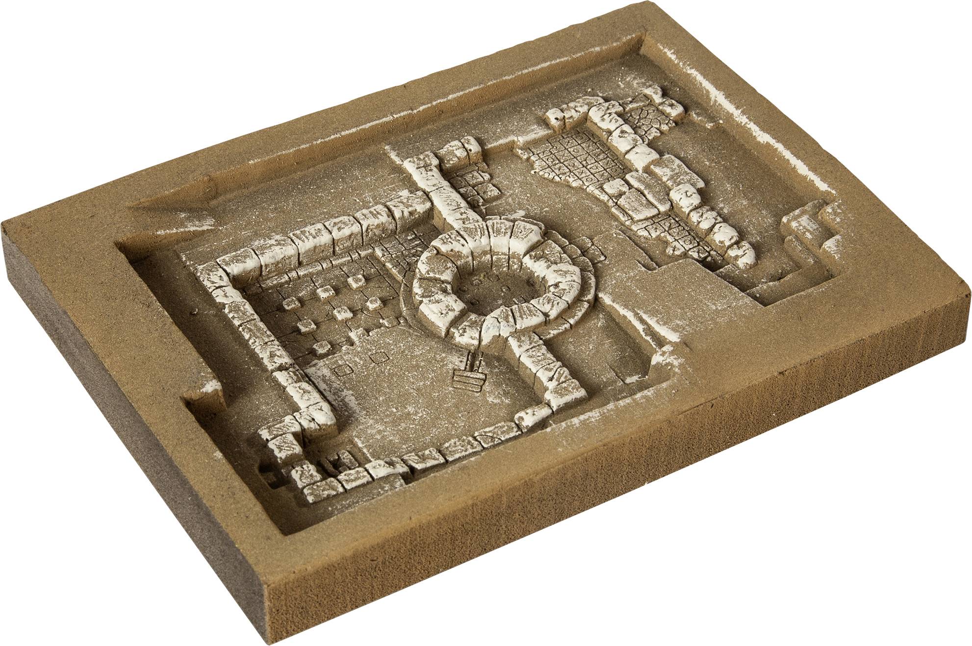 Un modèle rectangulaire présente les plans de vieilles ruines de couleur sable, avec des structures de pierre détaillées et une zone centrale circulaire.