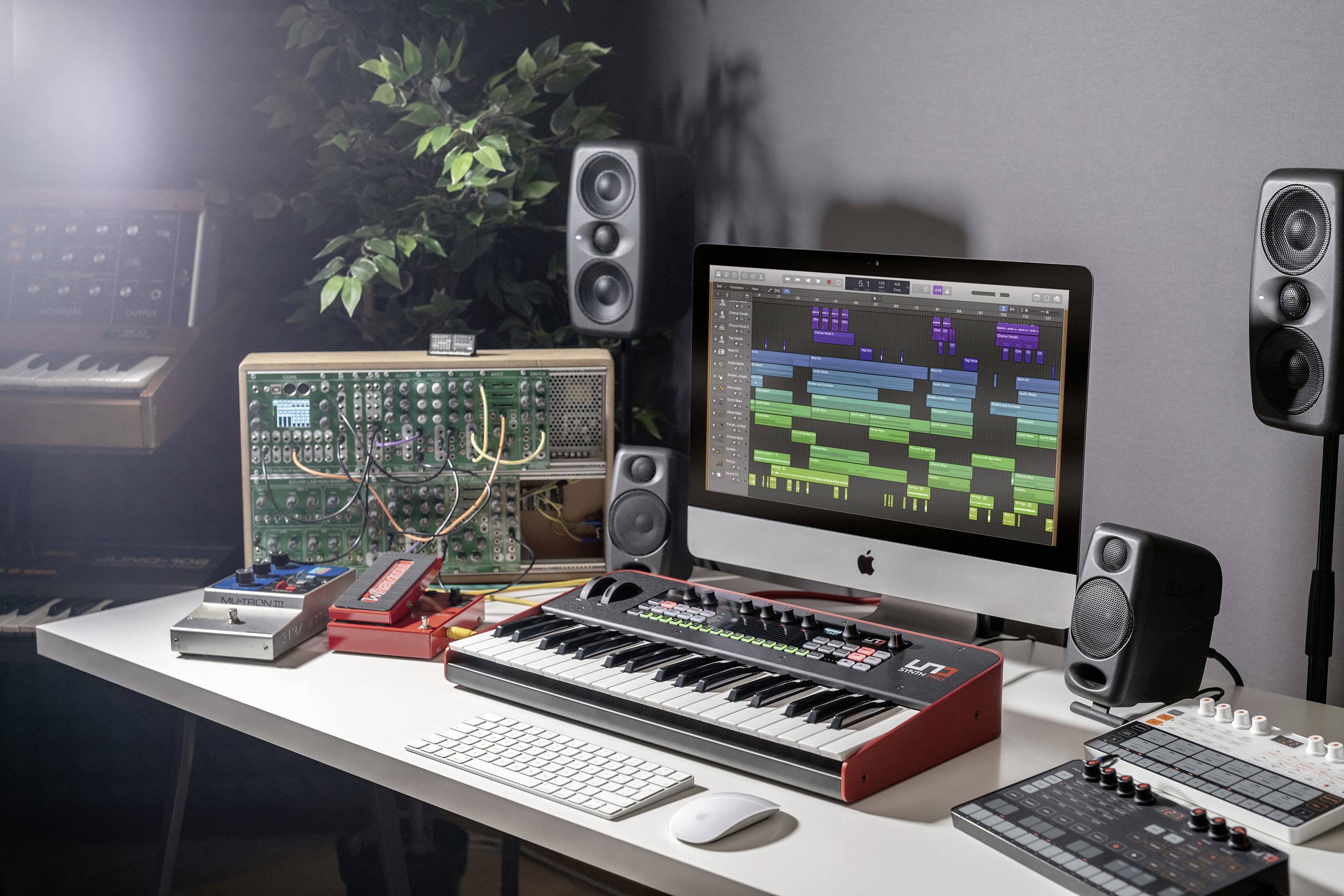IK Multimedia UNO Synth Pro Synthétiseur
