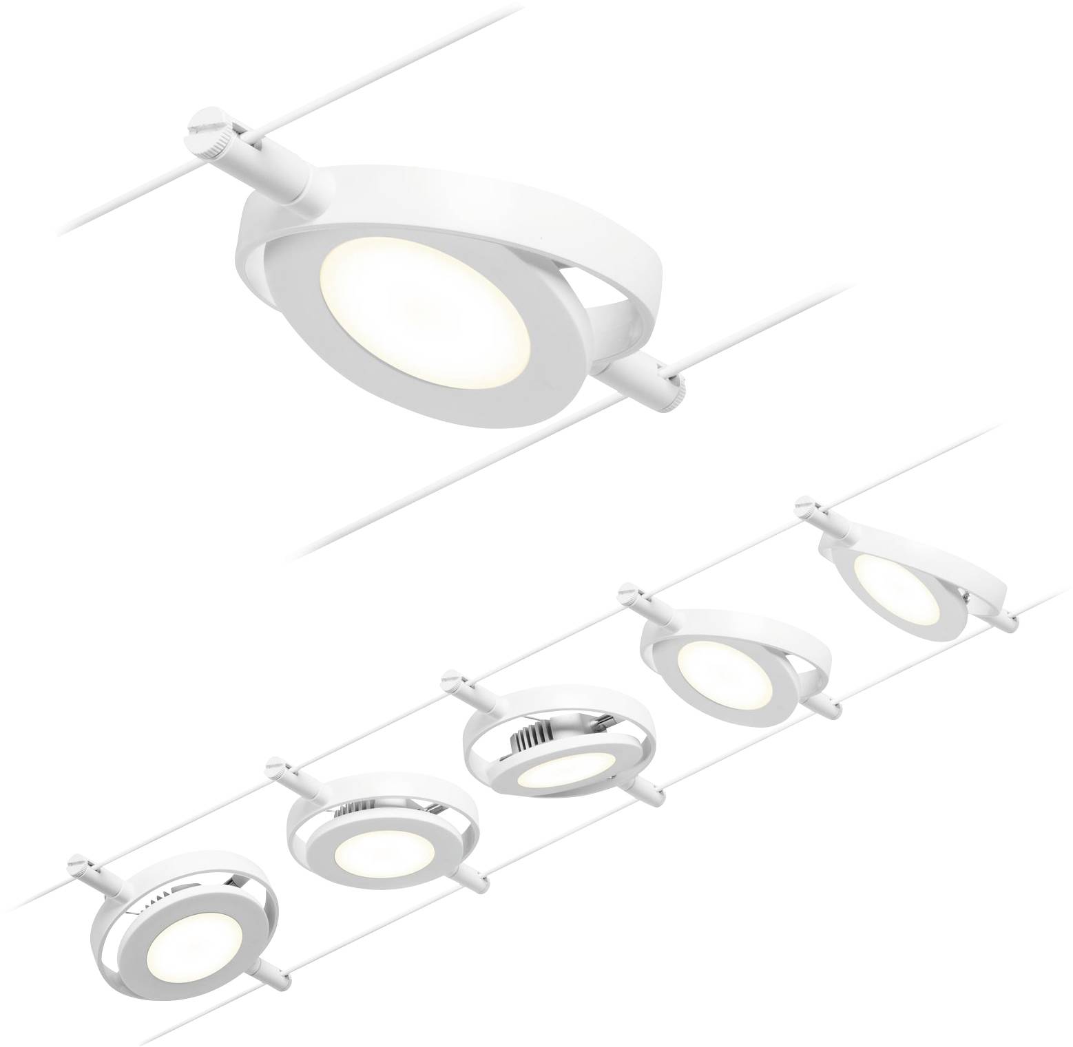 Plusieurs luminaires de plafond ronds blancs à LED, montés en ligne, diffusent une lumière uniforme et brillante. Parfaits pour les intérieurs modernes.