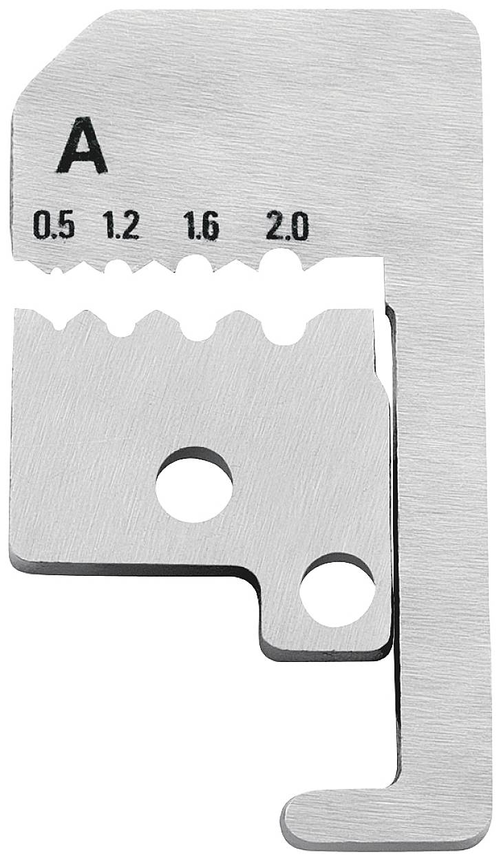 Outil de mesure métallique avec des marquages '0,5', '1,2', '1,6', '2,0' et deux trous ronds.