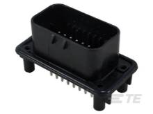 Fiche électronique noire à broches multiples avec base rectangulaire. Utilisée pour les connexions dans les dispositifs techniques.