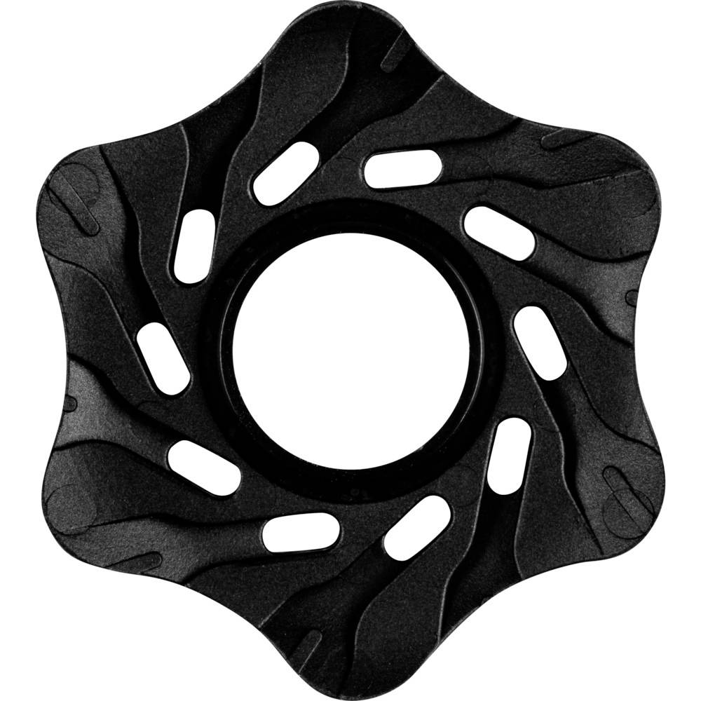 Une pièce métallique noire en forme d'étoile à cinq branches, ornée de motifs incurvés. Au centre se trouve un grand trou rond.