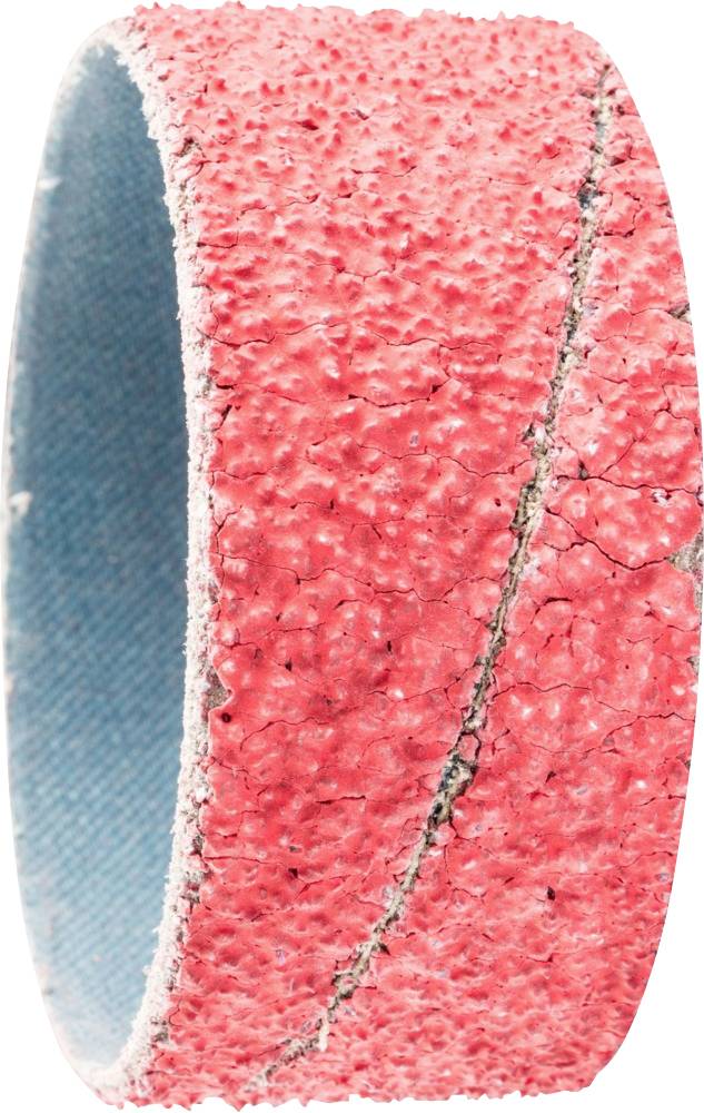 Un bracelet rigide rouge avec une structure en matériau résistant. L'extérieur est rouge et rugueux, l'intérieur est lisse et bleu.