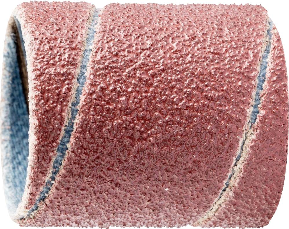 Une bande abrasive cylindrique à surface granuleuse rouge-brun. Elle est enroulée en spirale et sert à poncer des matériaux.