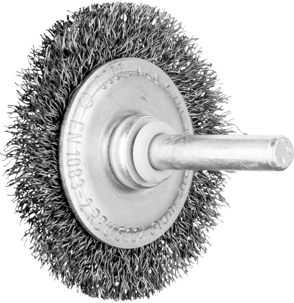 Embout de brosse métallique avec soies en métal et manche, adapté aux outils électriques pour l'ébavurage et le nettoyage de surfaces.