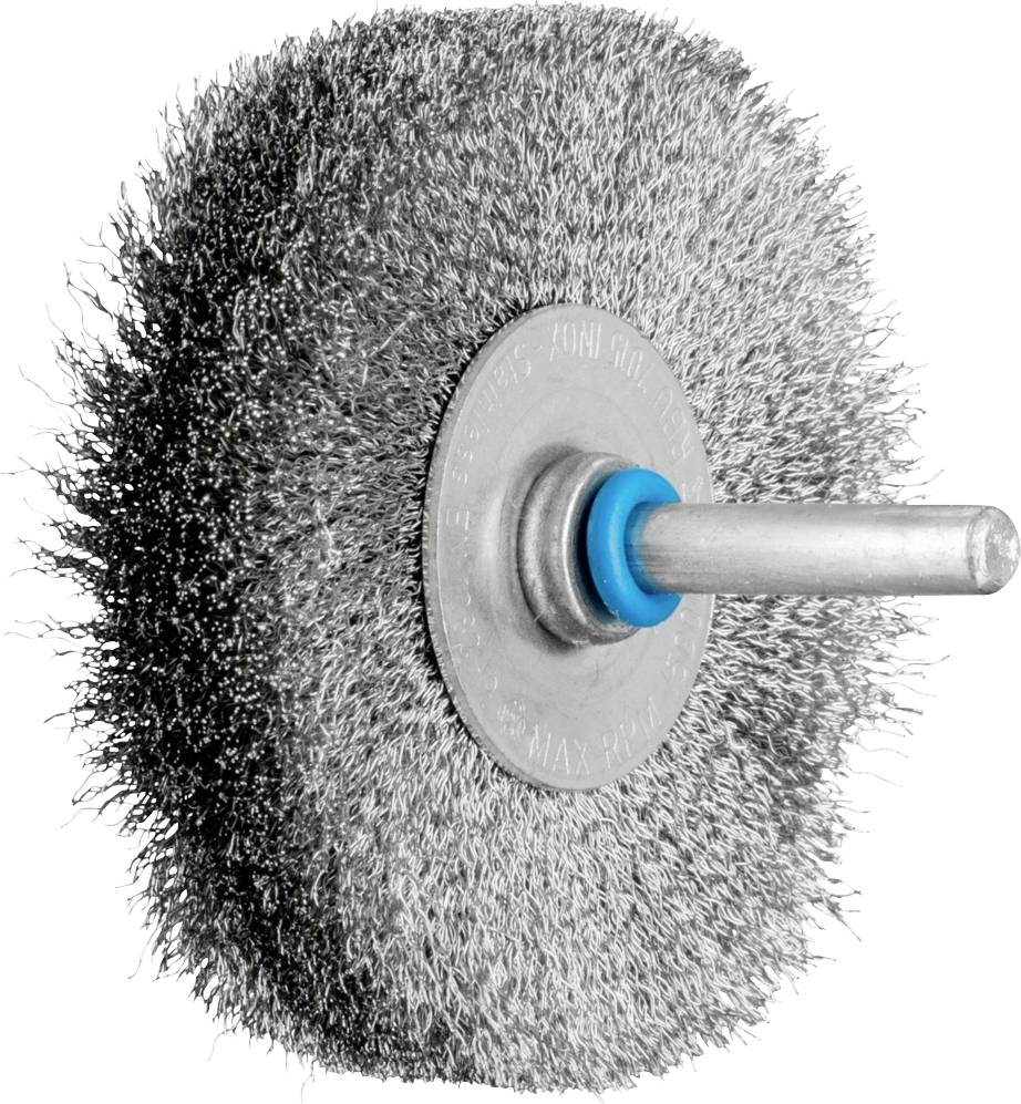 Gros plan sur une brosse métallique circulaire avec des poils en métal et un axe central de rotation, utilisée pour des travaux de meulage et de nettoyage.