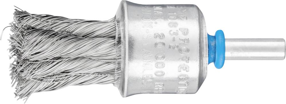 Brosse métallique à poils d'acier torsadés avec anneau en plastique bleu, utilisée pour décaper et nettoyer les surfaces sur des outils manuels.