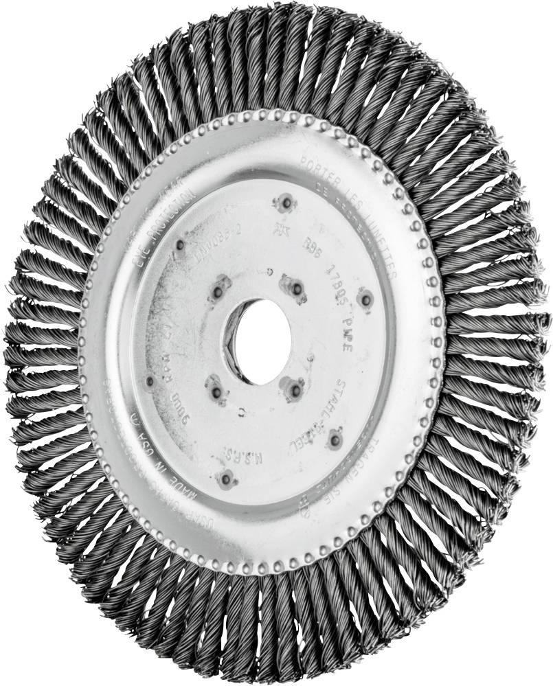 Représentation d'un disque de brosse métallique avec des poils torsadés, adapté pour éliminer la rouille ou la peinture des surfaces métalliques.