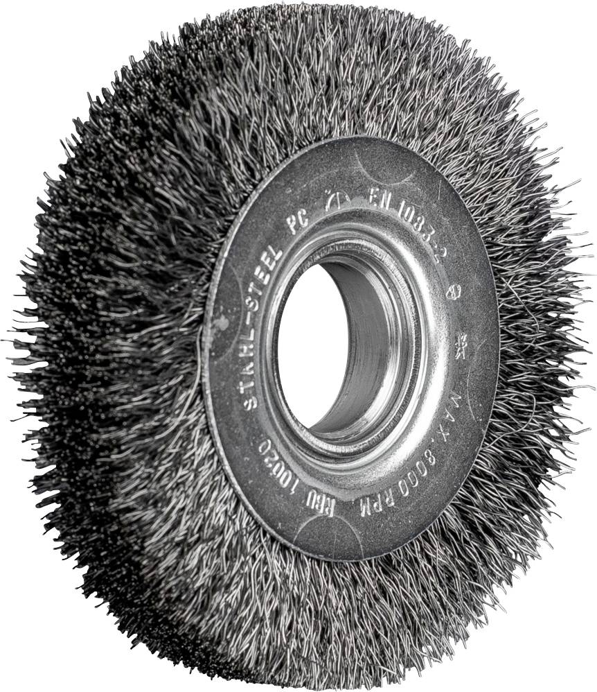 Disque brosse métallique en acier avec un noyau en métal au centre, adapté pour le nettoyage et le débavurage des surfaces dans les ateliers.