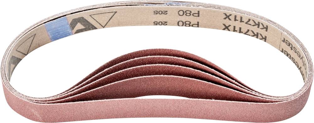 Bande abrasive, brun-rouge, flexible et pliée, adaptée aux machines à poncer.