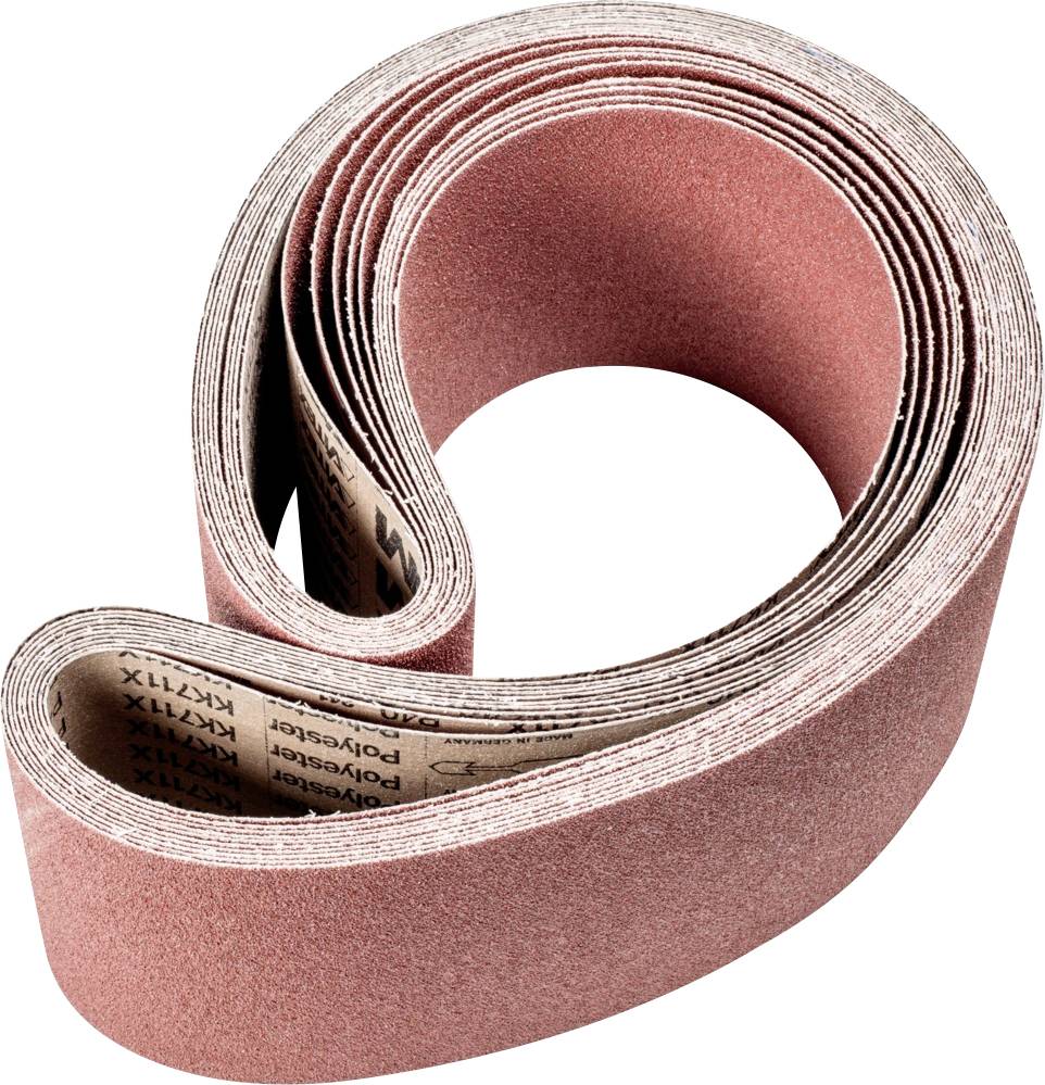 Une bande abrasive enroulée de couleur brune, prête à être utilisée sur un ponceuse à bande ou à rouleau.