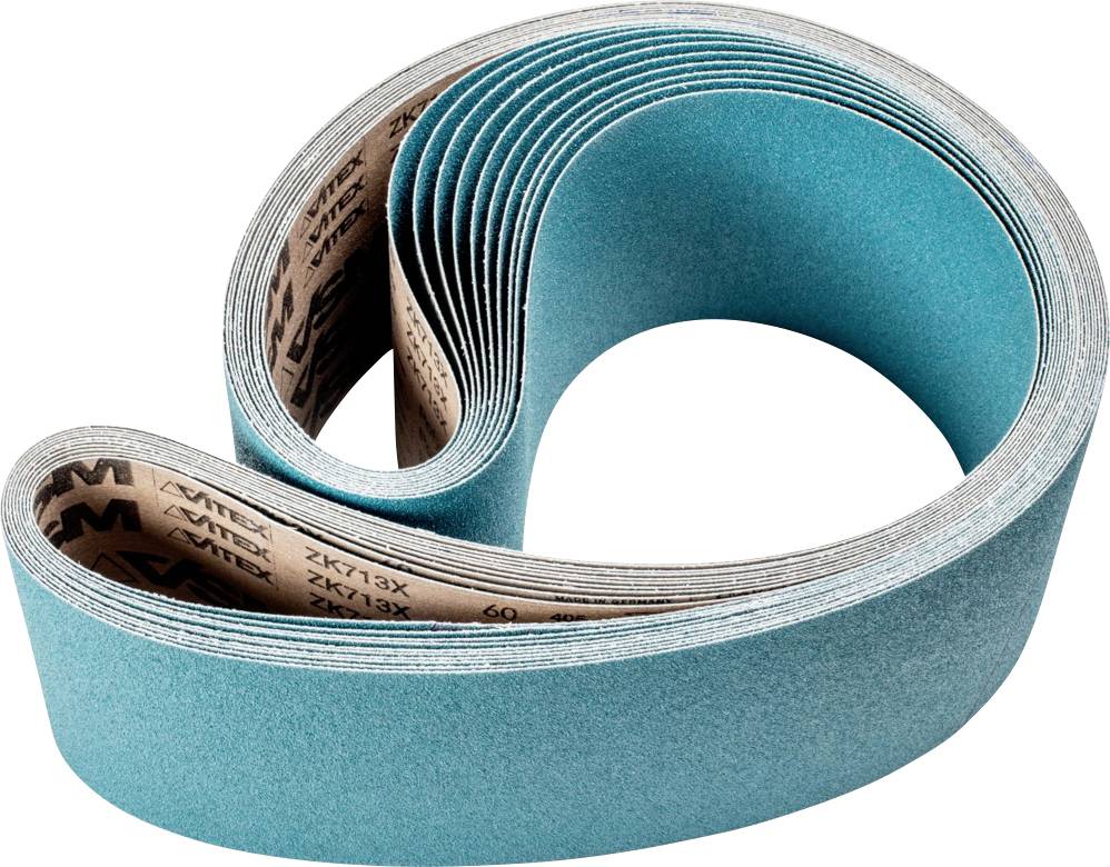 Une bande abrasive enroulée de couleur bleue, grain 60, idéale pour le ponçage des surfaces en bois.