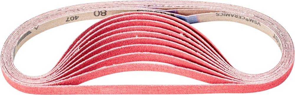 Une pile de bandes abrasives rouges, empilées en arc, vue de côté. Le grain '80' est visible sur la bande intérieure.