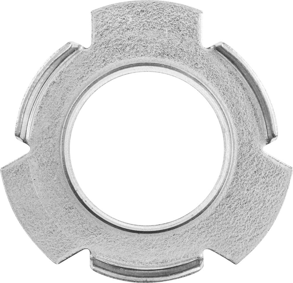 Disque métallique avec un trou circulaire au centre et quatre encoches régulièrement réparties sur les bords, sur un fond blanc.