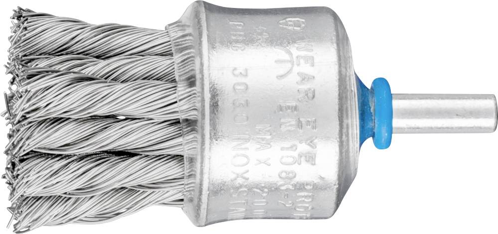 Brosse métallique à poils torsadés et manche, utilisée pour décaper et nettoyer des surfaces.