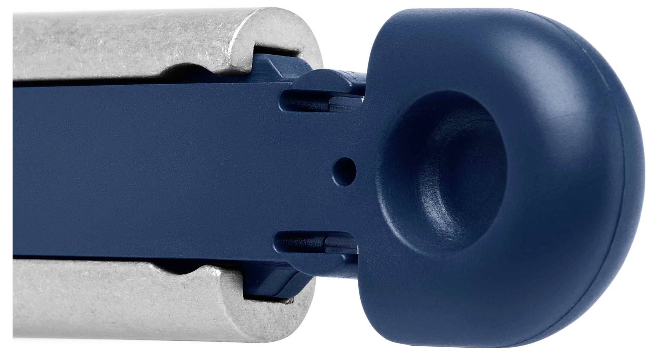 Gros plan d'un objet rond bleu en métal, probablement un composant d'un dispositif mécanique ou technique.