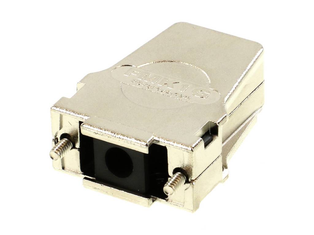 Un connecteur RJ45 métallique avec vis de fixation, adapté aux installations réseau, sur fond blanc.