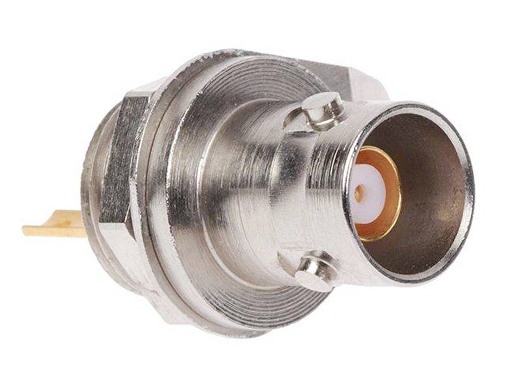 Un connecteur BNC en métal pour câbles coaxiaux, reconnaissable à sa forme ronde et ses deux verrous à baïonnette.